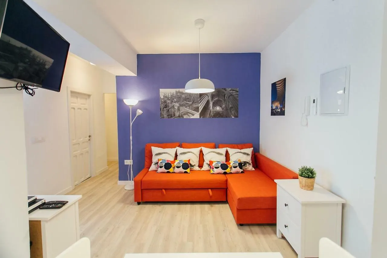 Colorful And Diaphanous- 3Bd 1Bth - Peral Seville Apartment